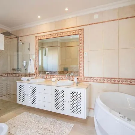 Luxury / Pool, Gym ,cinema Albufeira