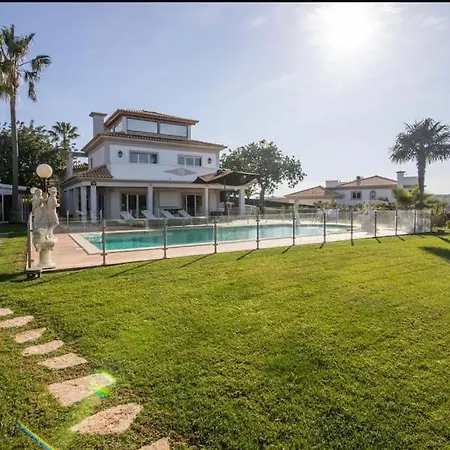 Luxury / Pool, Gym ,cinema