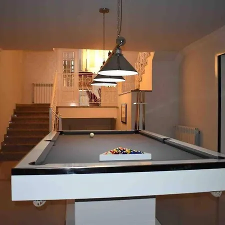 Luxury / Pool, Gym ,cinema Villa